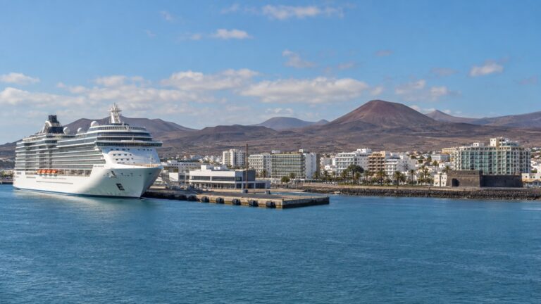 Arrecife Lanzarote cruise berth near central hotel area