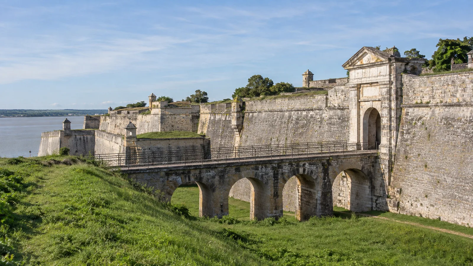 Walls and gate of the Citadel of Blaye