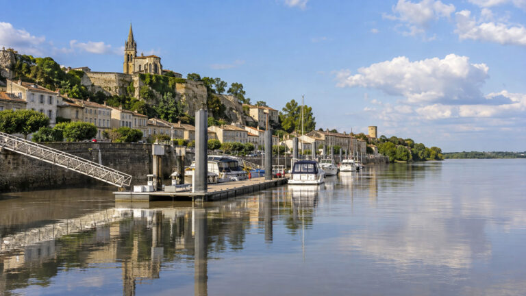 Bourg-sur-Gironde lower port on the Dordogne