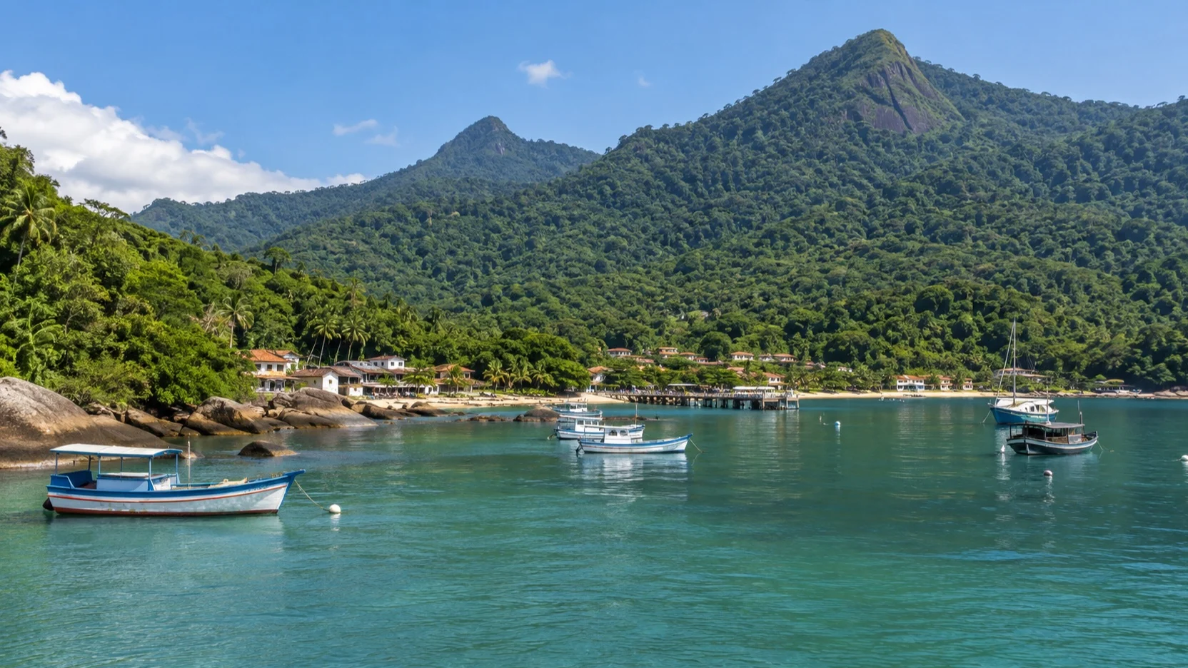 Vila do Abraão bay on Ilha Grande