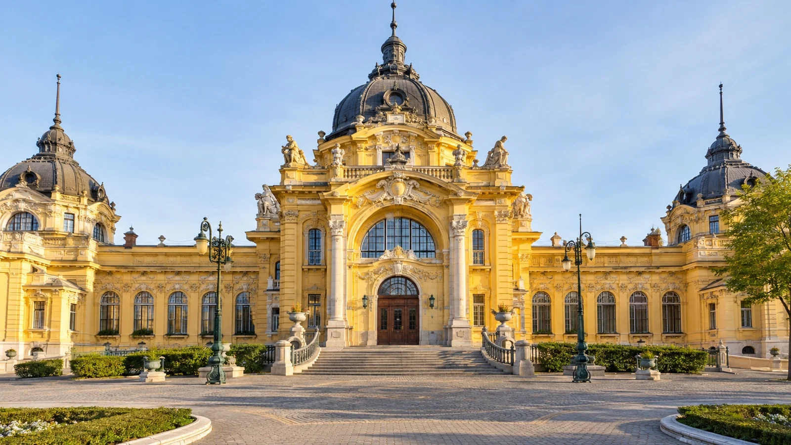 Széchenyi thermal bath exterior in Budapest