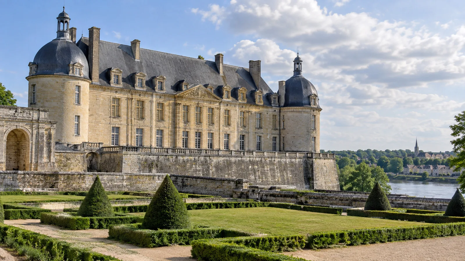Château ducal de Cadillac exterior