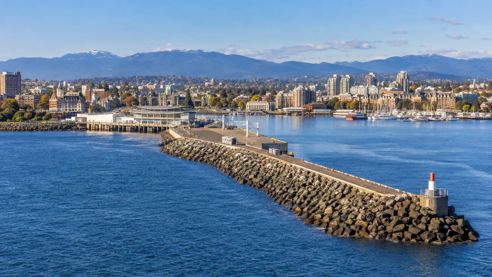 Cruise ship at Victoria's Ogden Point