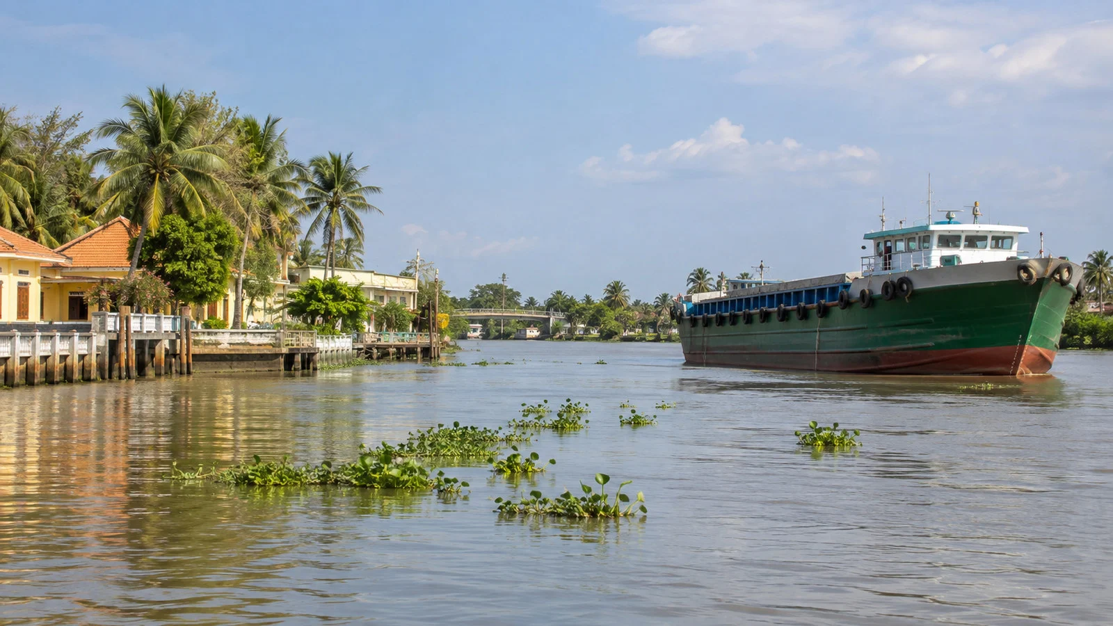 Chợ Gạo canal and Mekong river vessel