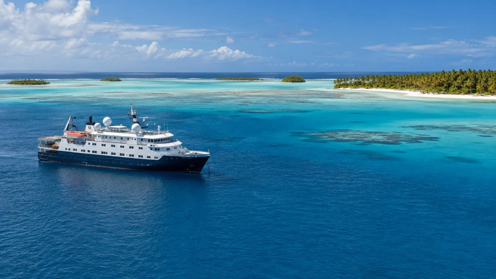 Cruise vessel off Aitutaki atoll