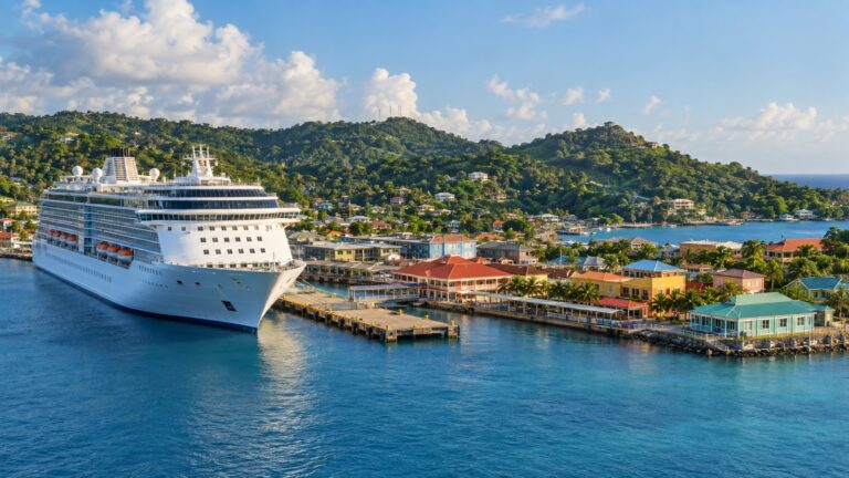 Cruise ship at Coxen Hole on Roatán, Honduras
