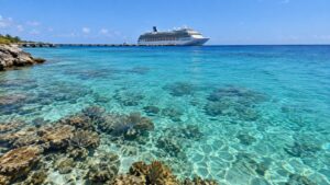 Featured image for Cozumel or Grand Cayman: Which Port Is Better for Snorkeling?