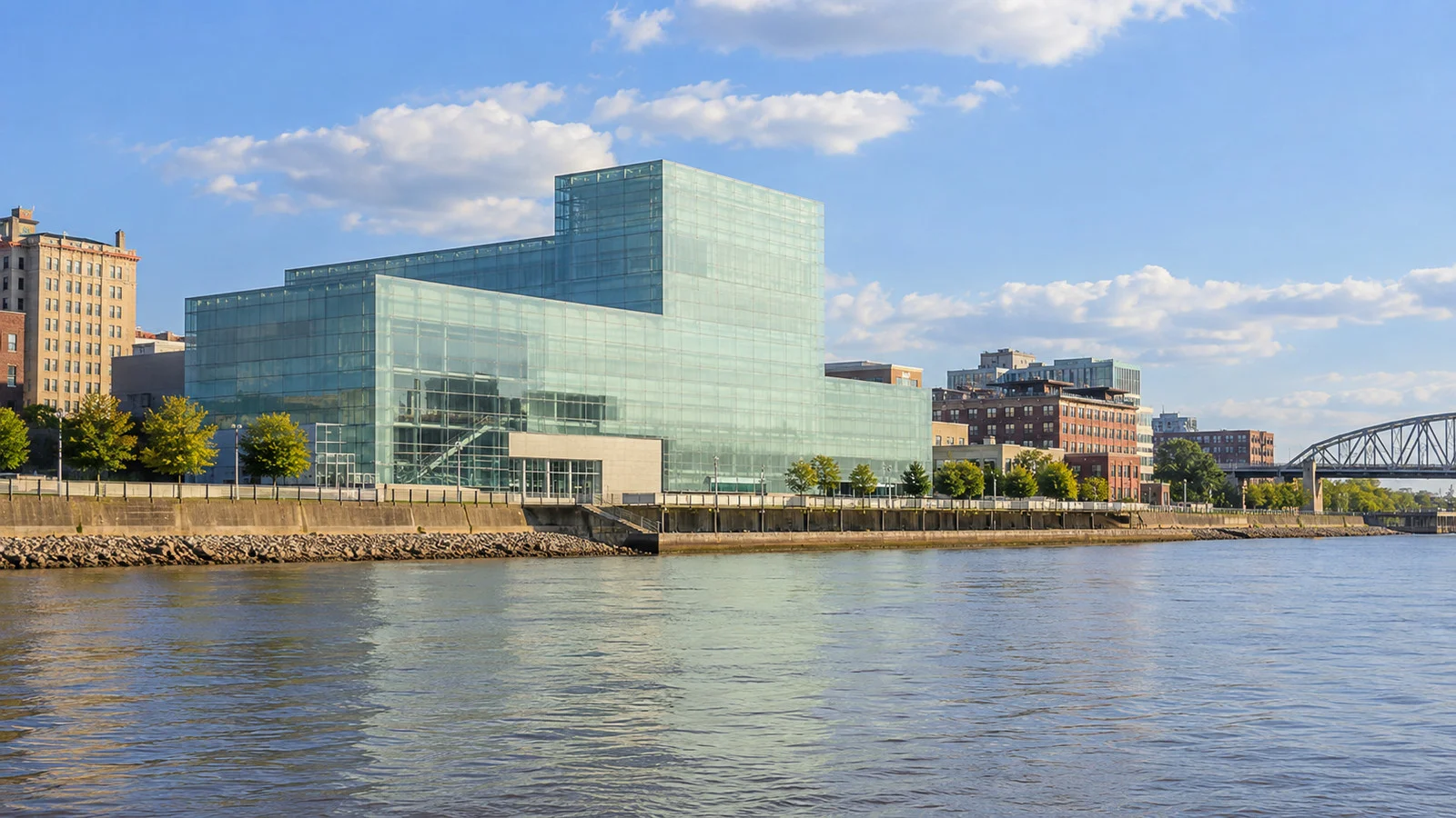 View of Figge Art Museum near Davenport