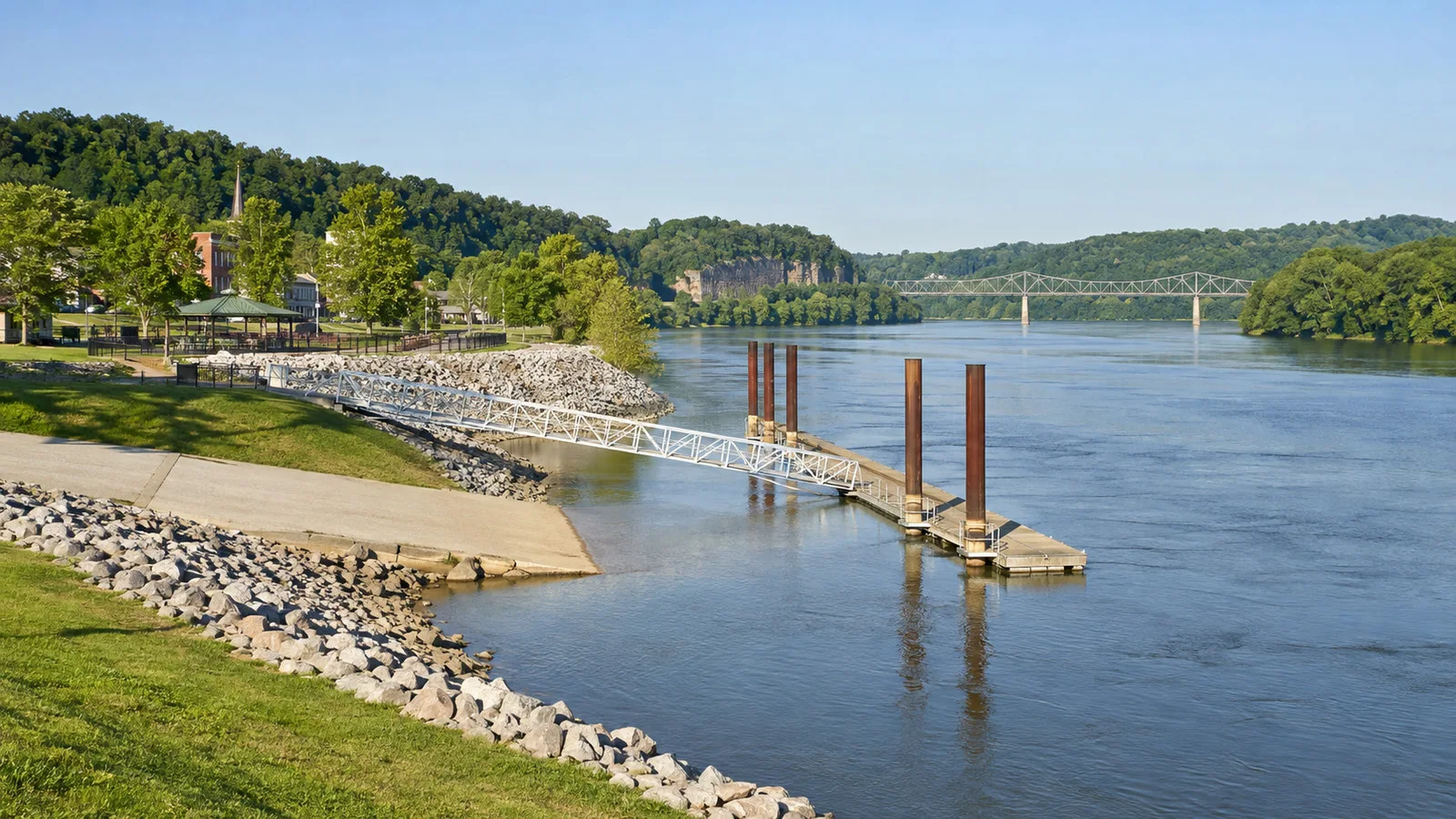 Dover waterfront and Cumberland River landing