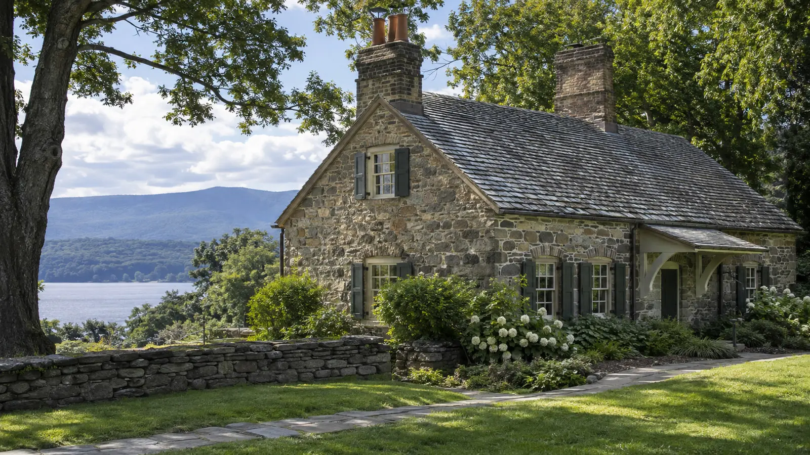 Top Cottage historic stone exterior at Hyde Park