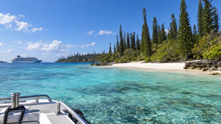 Tender boat approaching Kuto Bay landing on the Isle of Pines