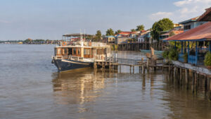 Featured image for Kampong Chhnang River Cruise Port Guide: Landings, Pottery Villages, and Tonle Sap Water Levels