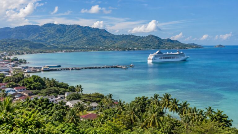 Cruise ship anchored off Ko Samui’s Nathon harbor