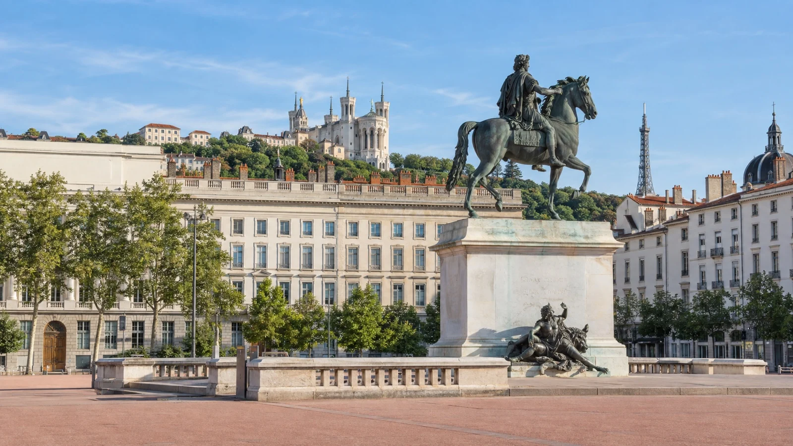 Place Bellecour and Presqu'île in Lyon