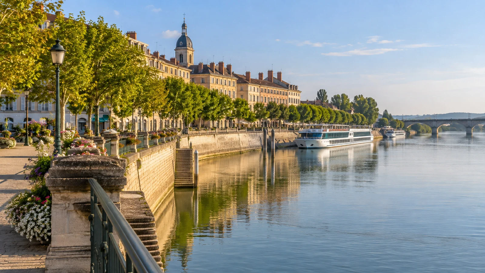 Quai Lamartine and the riverfront