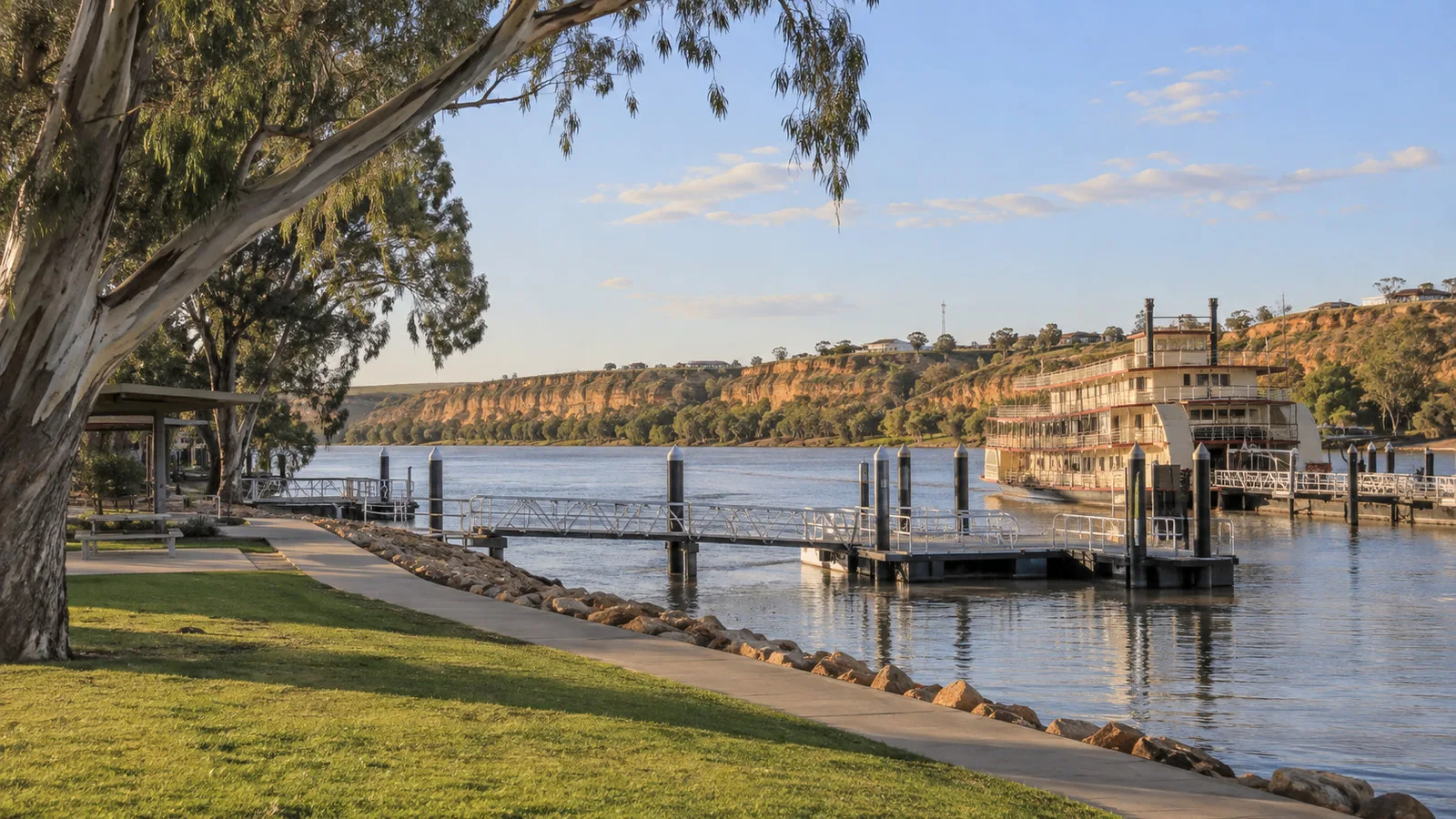 Mary Ann Reserve waterfront in Mannum