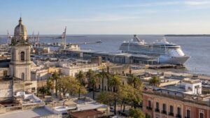 Featured image for 18 Best Hotels Near Montevideo Cruise Port for 2026