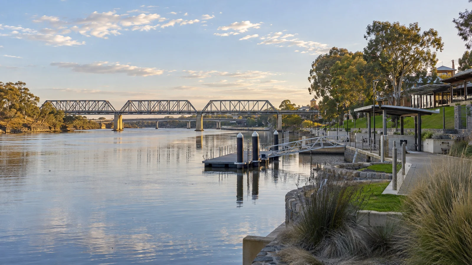 Murray Bridge riverfront and wharf
