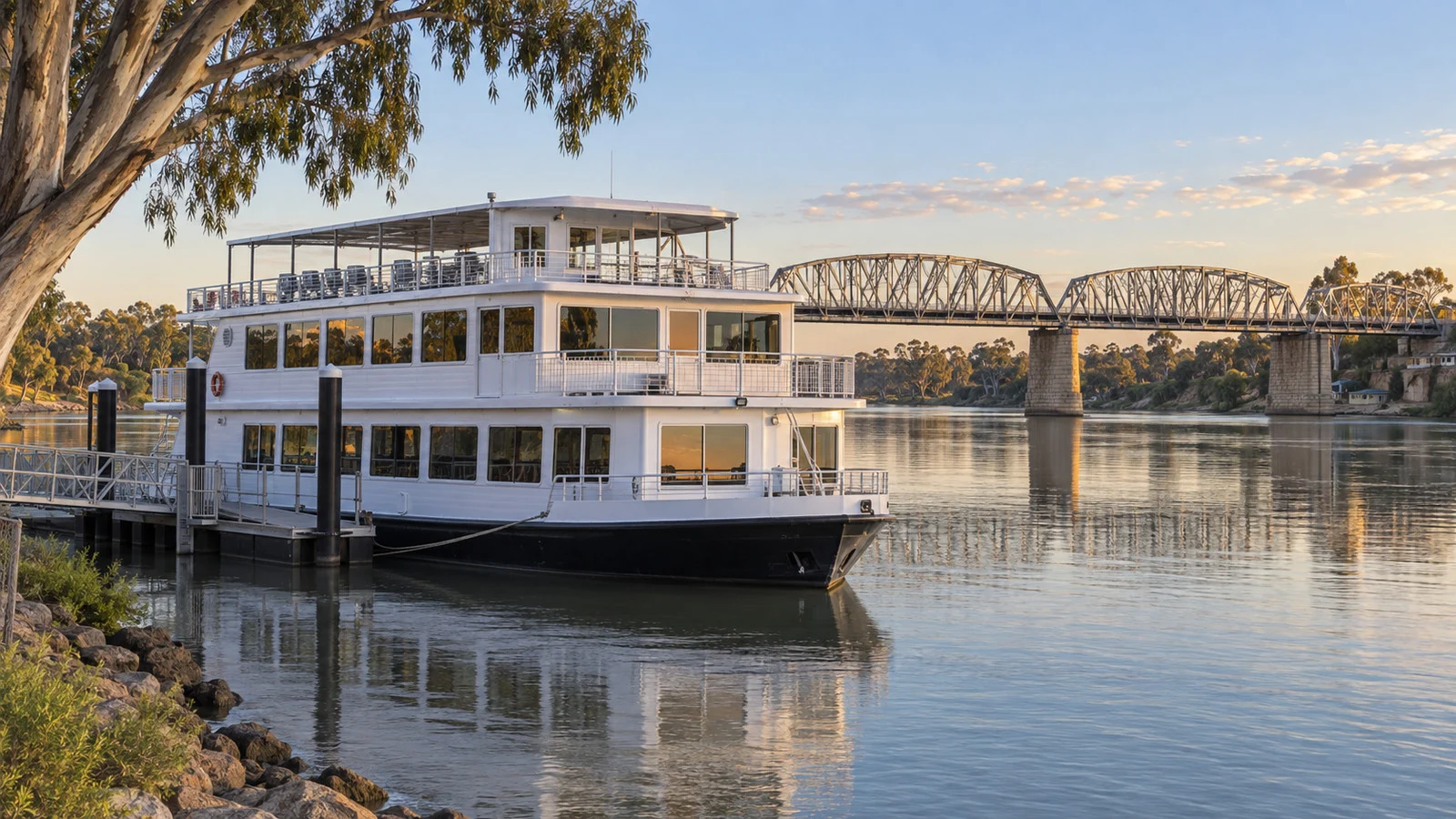 Proud Mary riverboat at Murray Bridge