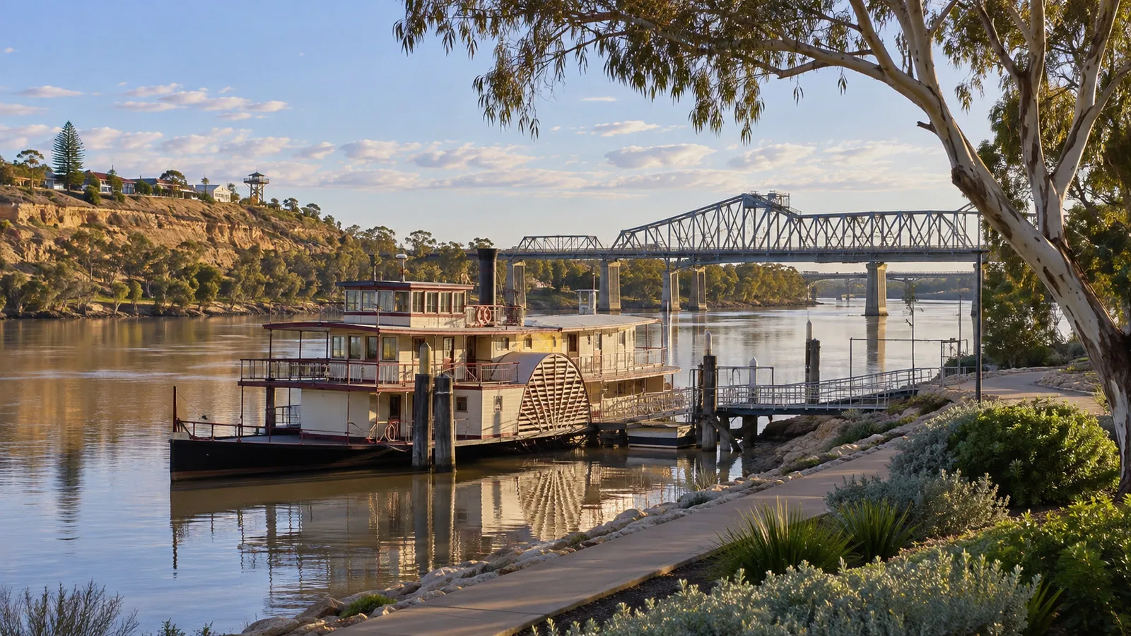 Murray Bridge riverfront and paddle steamer