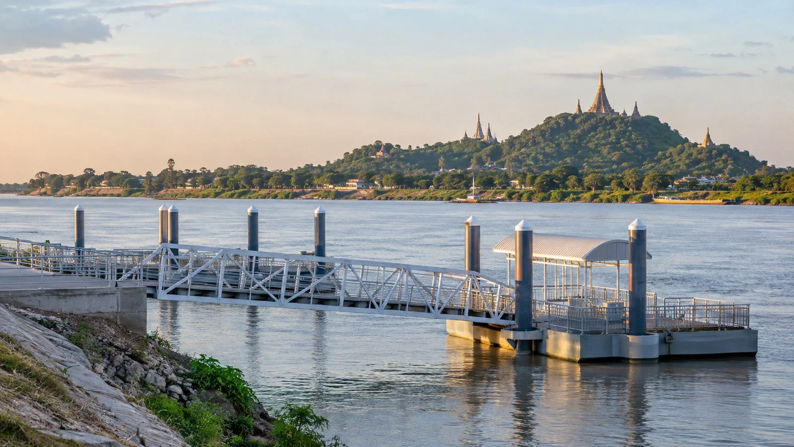 Mekong river-cruise landing used for Oudong excursion