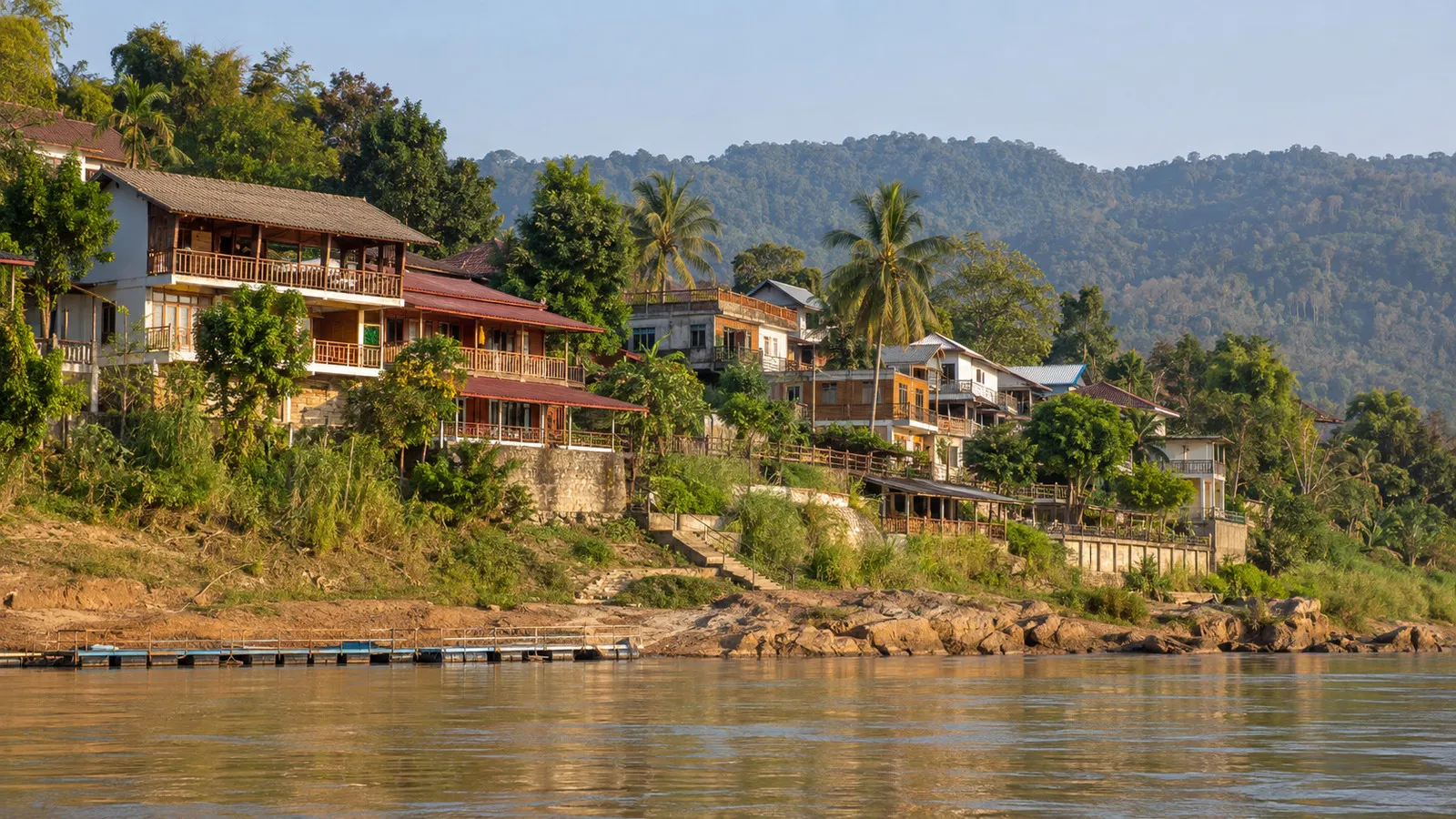 Pak Beng riverside village buildings above the landing