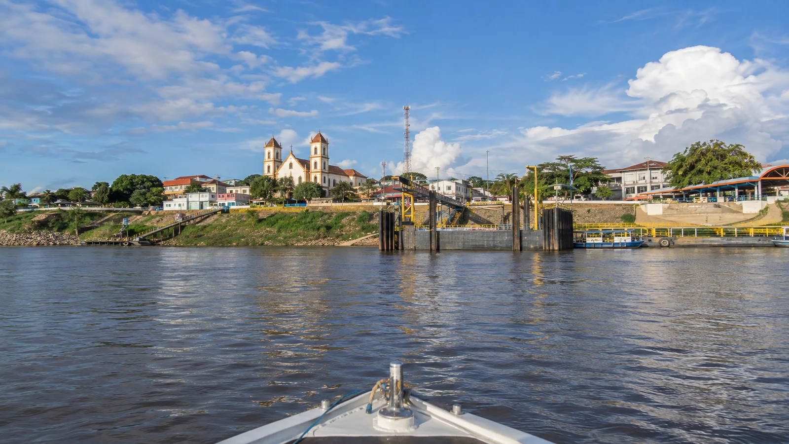 Tender boat approaching Parintins river landing