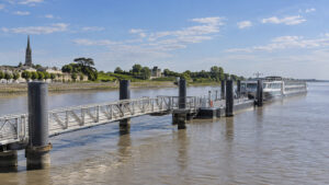 Featured image for Pauillac River Cruise Port: Médoc Pontoons, Wine Estates and Tides