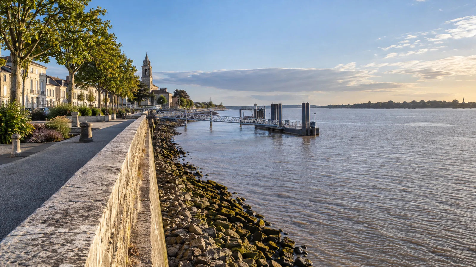 Pauillac waterfront promenade and river