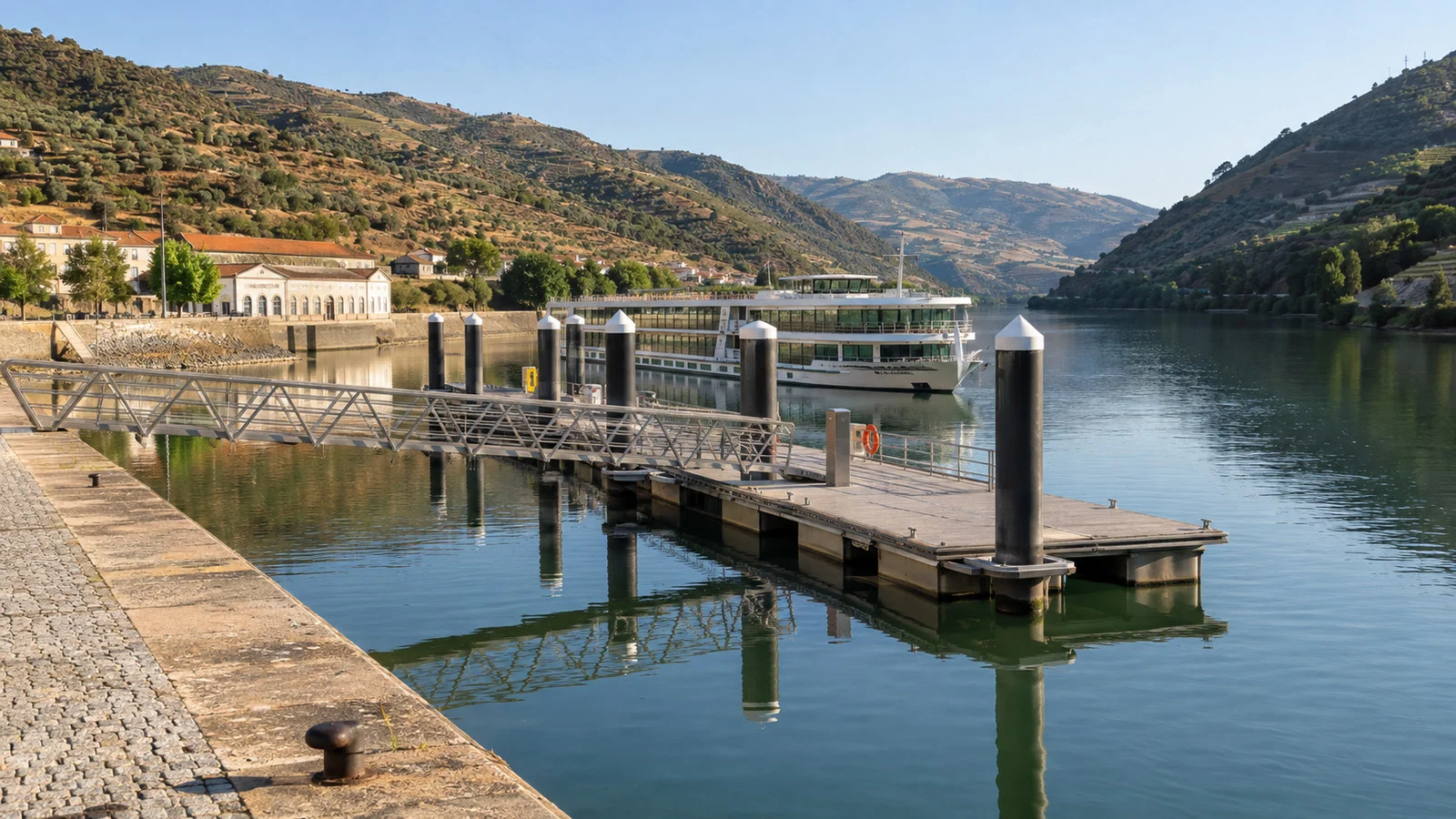 Pocinho Douro cruise quay