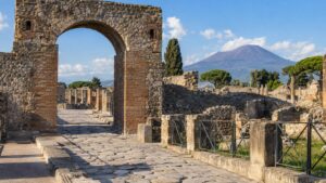 Featured image for Can You Visit Pompeii Independently From Naples?
