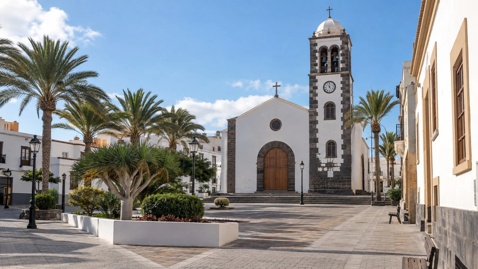 Church of Nuestra Señora del Rosario and nearby streets in Puerto del Rosario