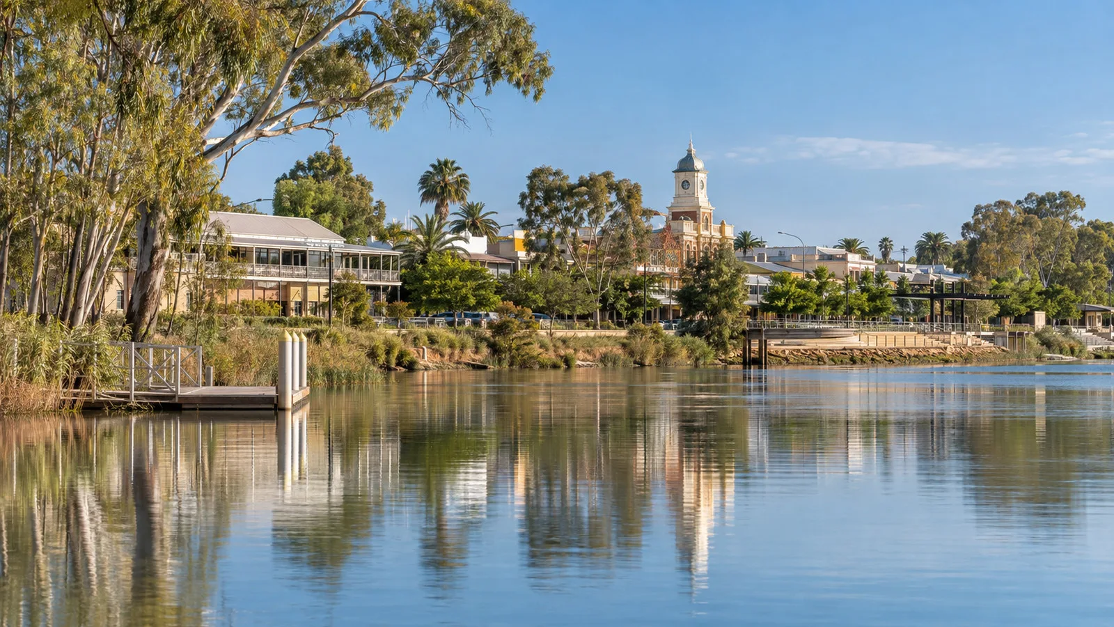 Renmark riverfront and town buildings