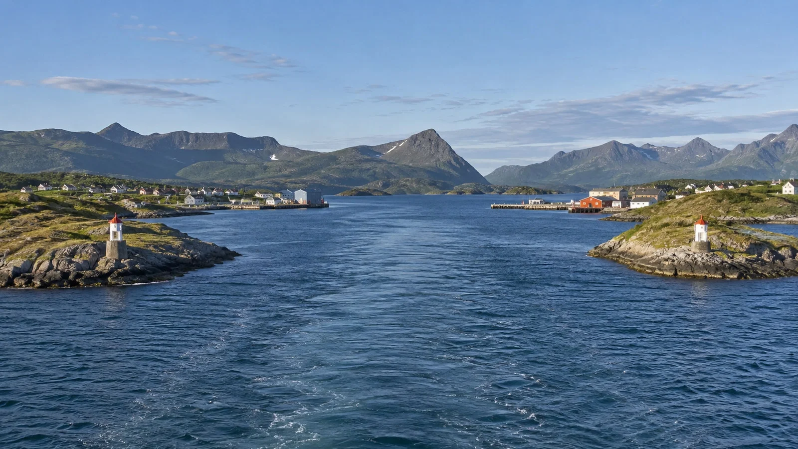 Approach Through Risøyrenna