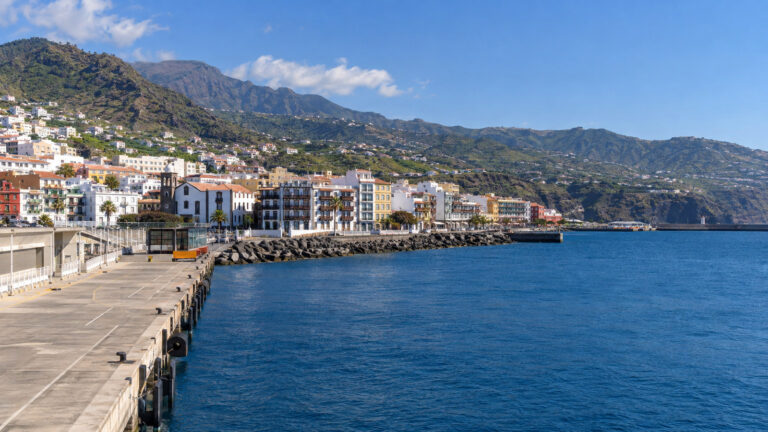 Santa Cruz de la Palma cruise waterfront and landing area