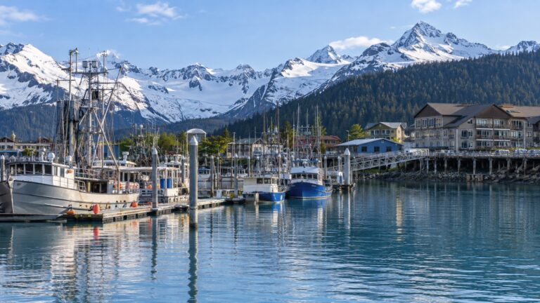 Seward small-boat harbor hotels near cruise port