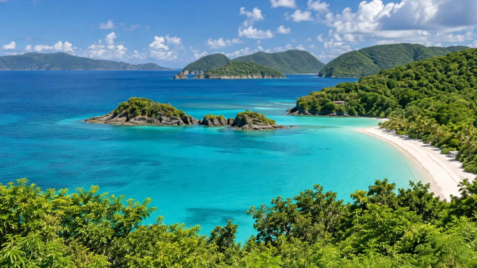 Trunk Bay beach and turquoise water on St John