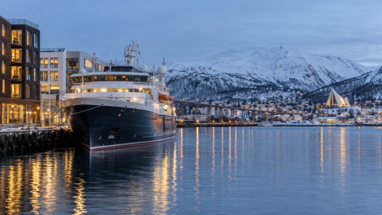 Tromsø Kai 8 cruise quay and downtown hotels