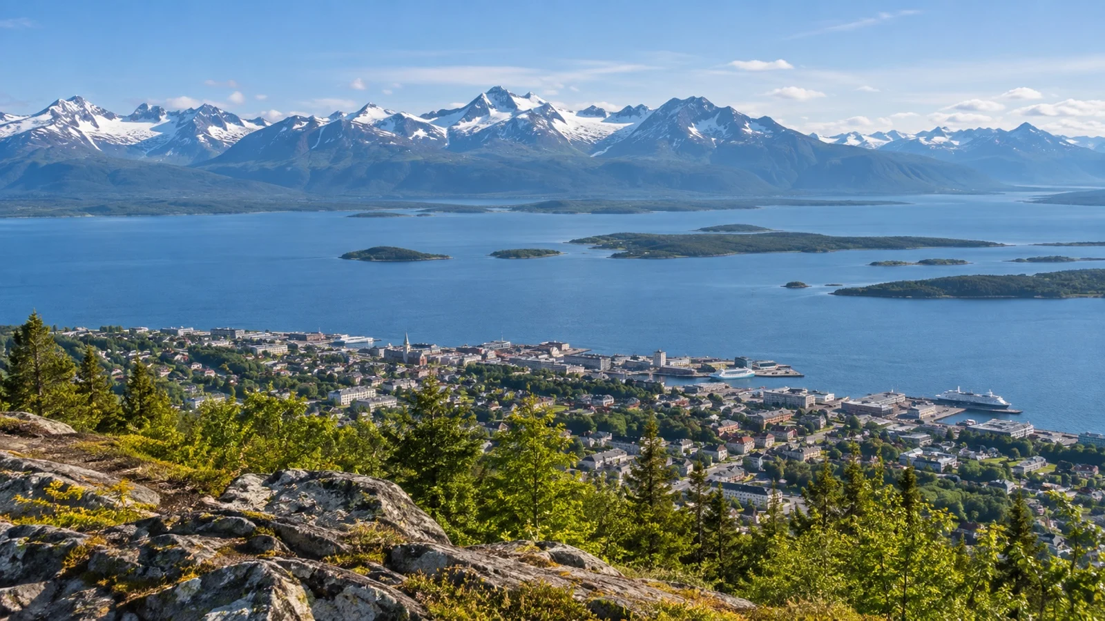 Molde and the fjord seen from Varden viewpoint
