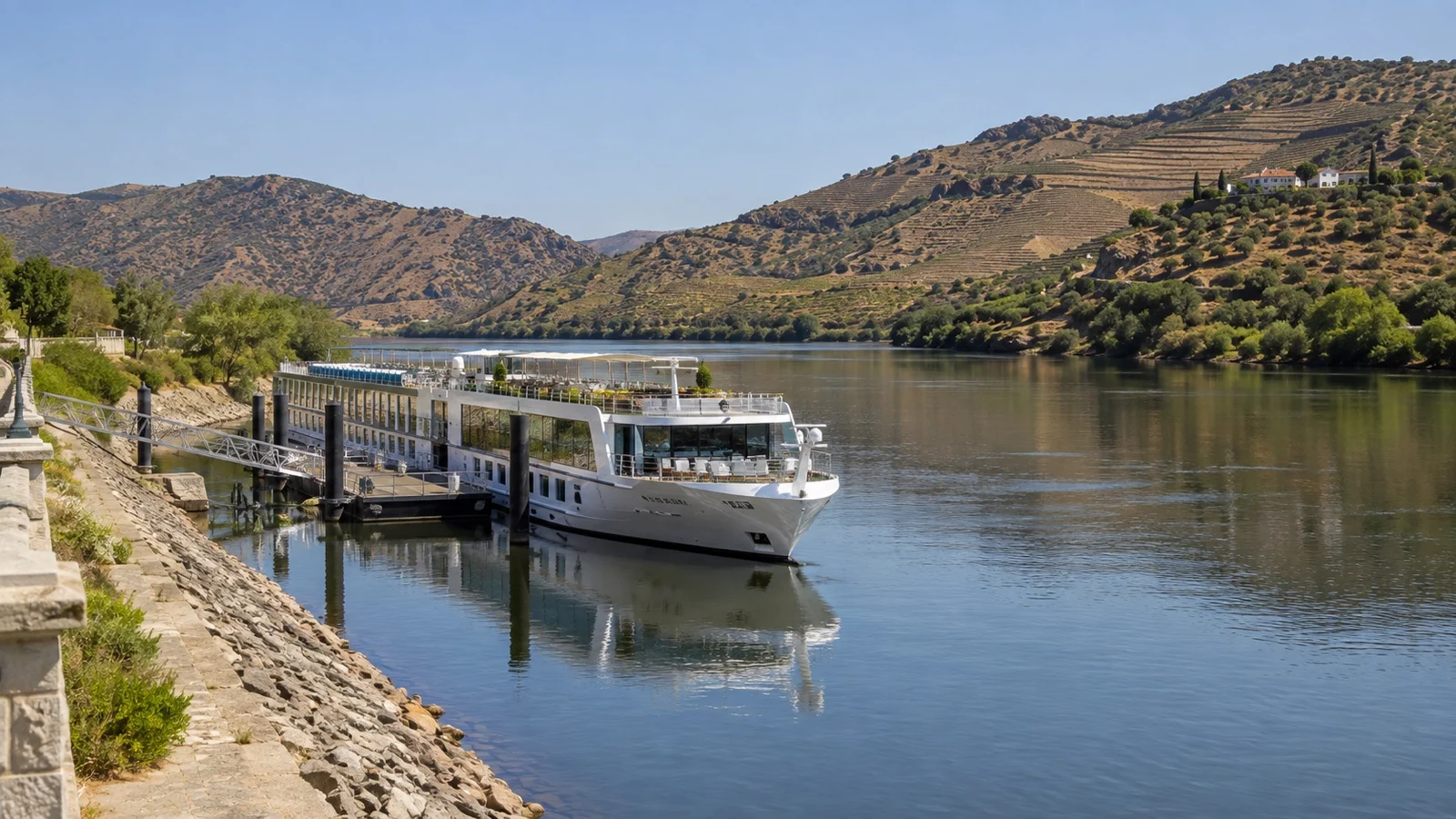 Vega de Terrón river cruise landing in Spain