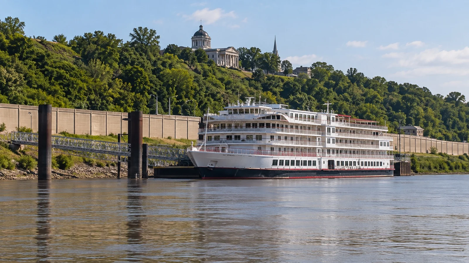 River cruise ship at Vicksburg Mississippi