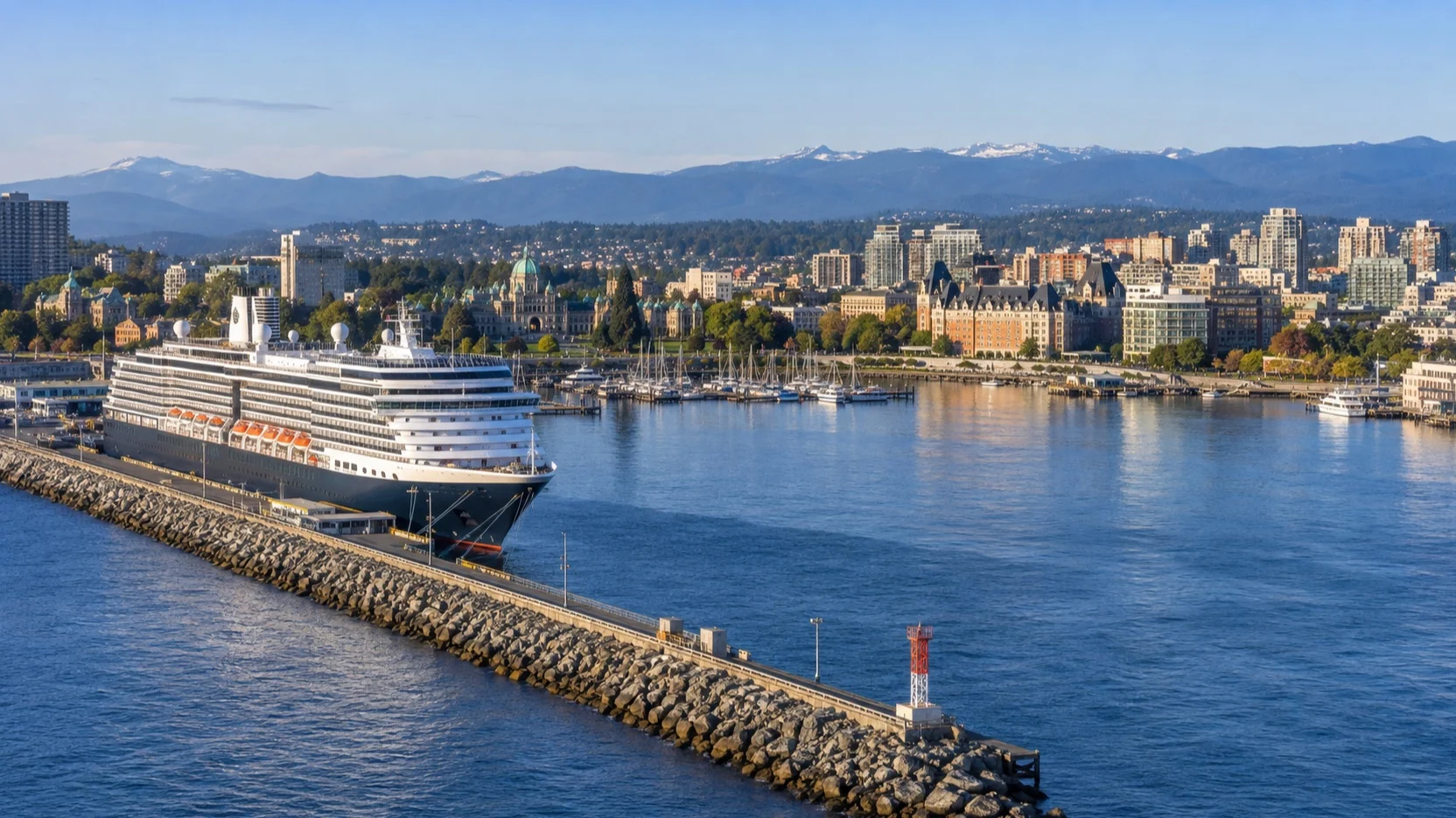 Cruise ship at Victoria's Ogden Point