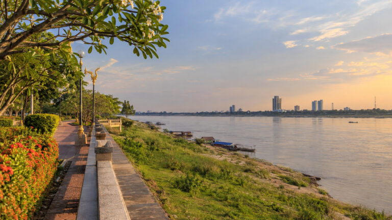 Vientiane Mekong riverfront near Chao Anouvong Park