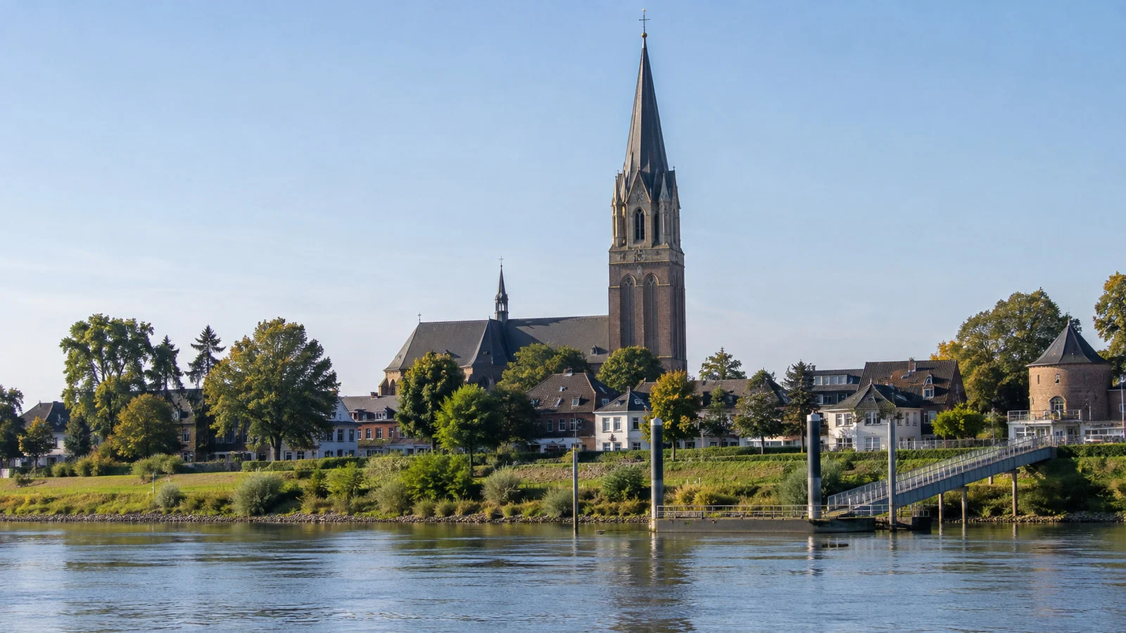 Willibrordi Cathedral tower above Wesel